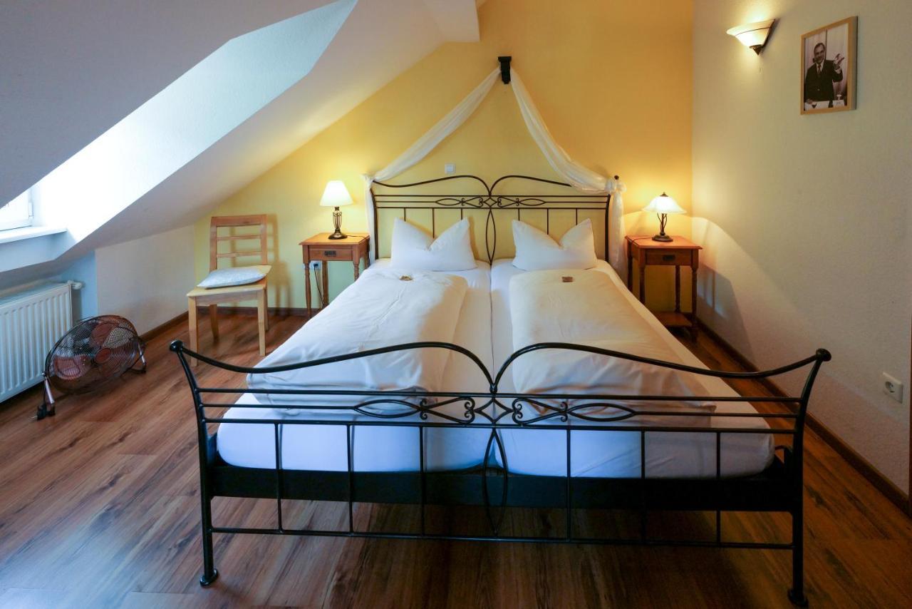 Hotel Alte Buergermeisterei Ediger-Eller Extérieur photo