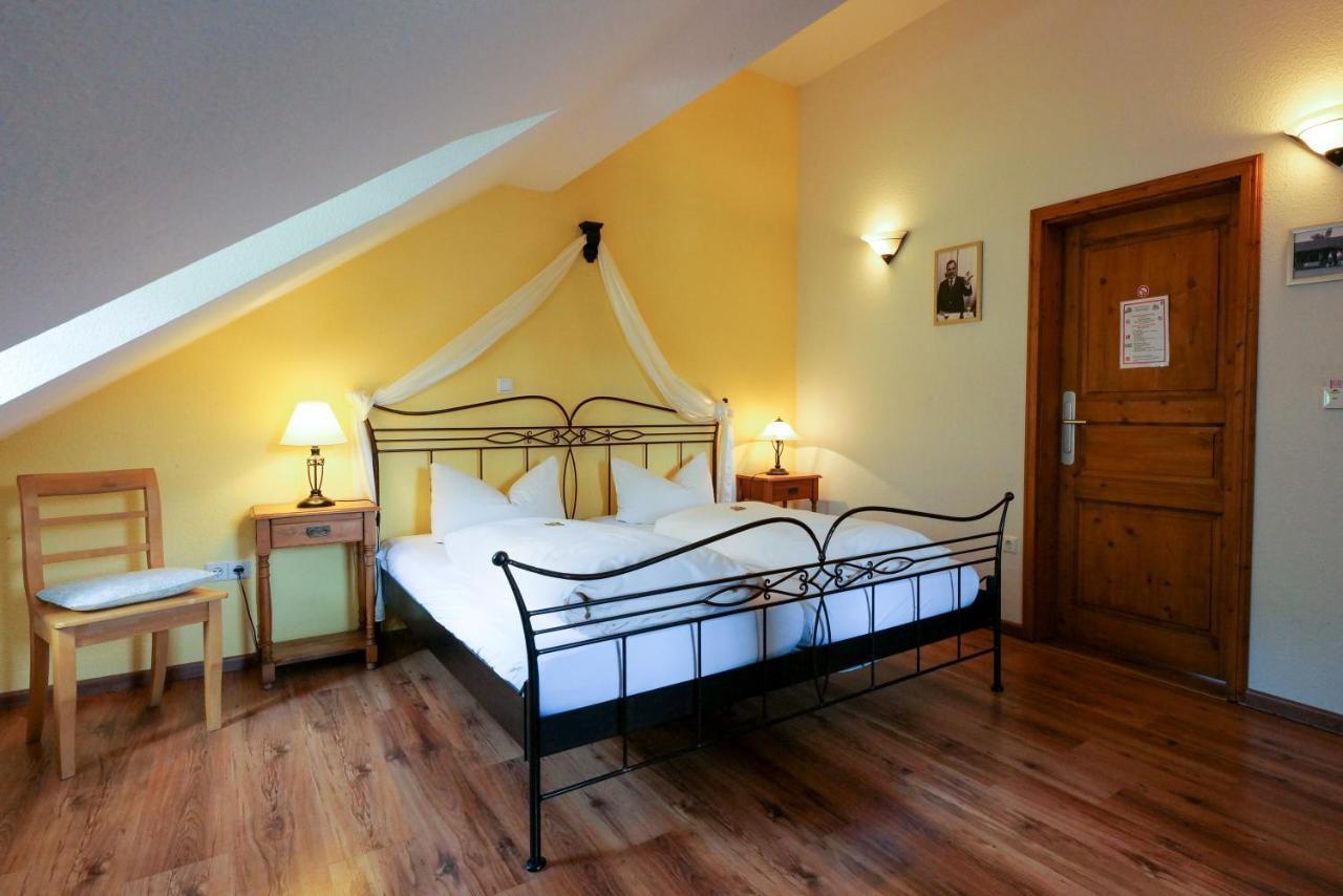 Hotel Alte Buergermeisterei Ediger-Eller Extérieur photo
