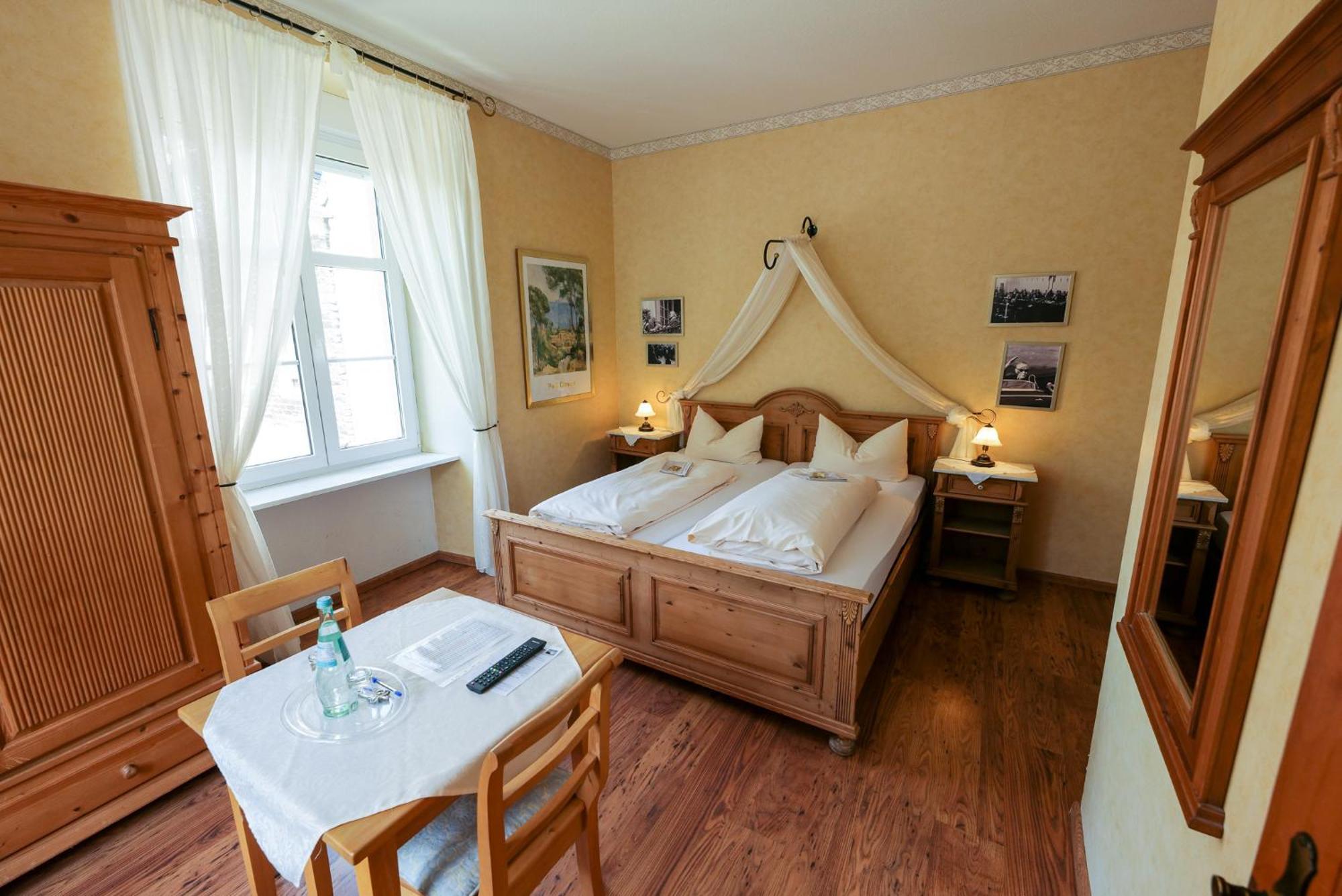 Hotel Alte Buergermeisterei Ediger-Eller Extérieur photo